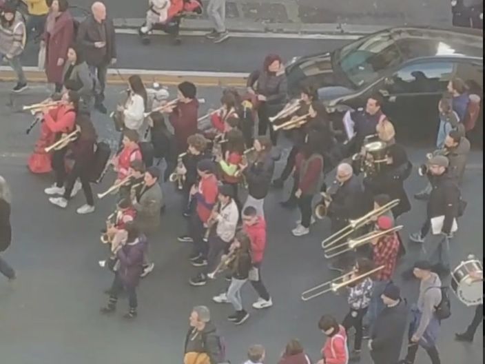 “我们发达国家不怕病毒”，西方专家吹完牛，暴增到600多例（组图） - 19