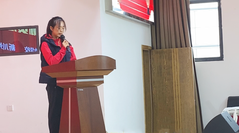 新川学子从这面“冠军墙”，学到了敢于亮枪的冠军气质！