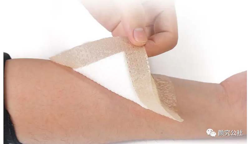 人工敷料怎么照顾伤口伤口分类及护理原则（五）：敷料的选择和选分类_https://www.jmylbn.com_新闻资讯_第11张