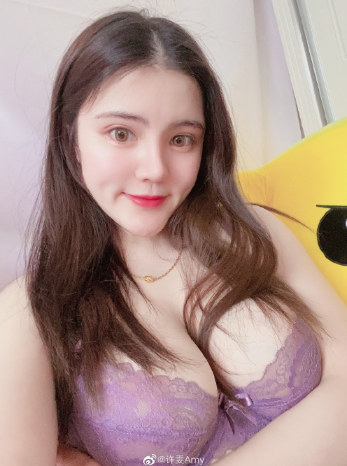 【美女】国产微胖女神：沙漏型身材＋完美腰臀比，这样的身材谁都扛不住（组图） - 12