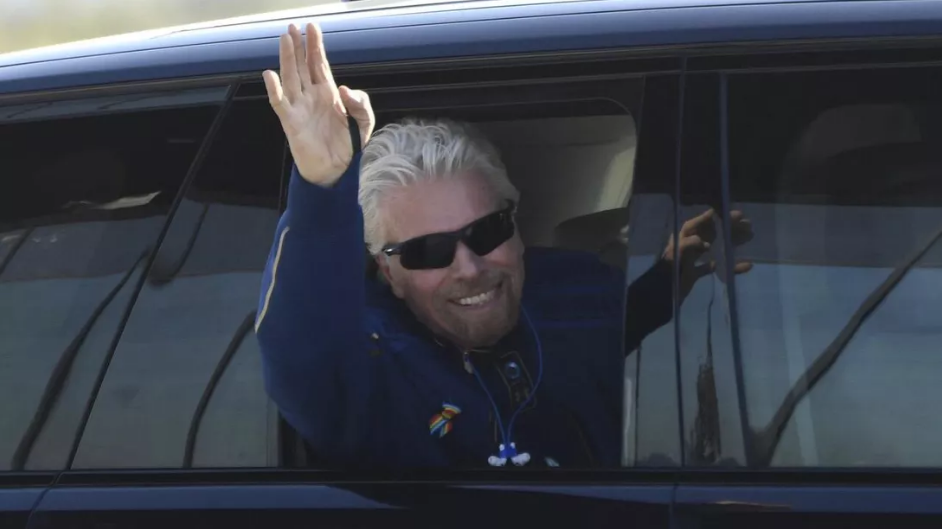 理查德·布兰森成功完成太空之旅：历尽千帆苦，归来胜少年！的图1