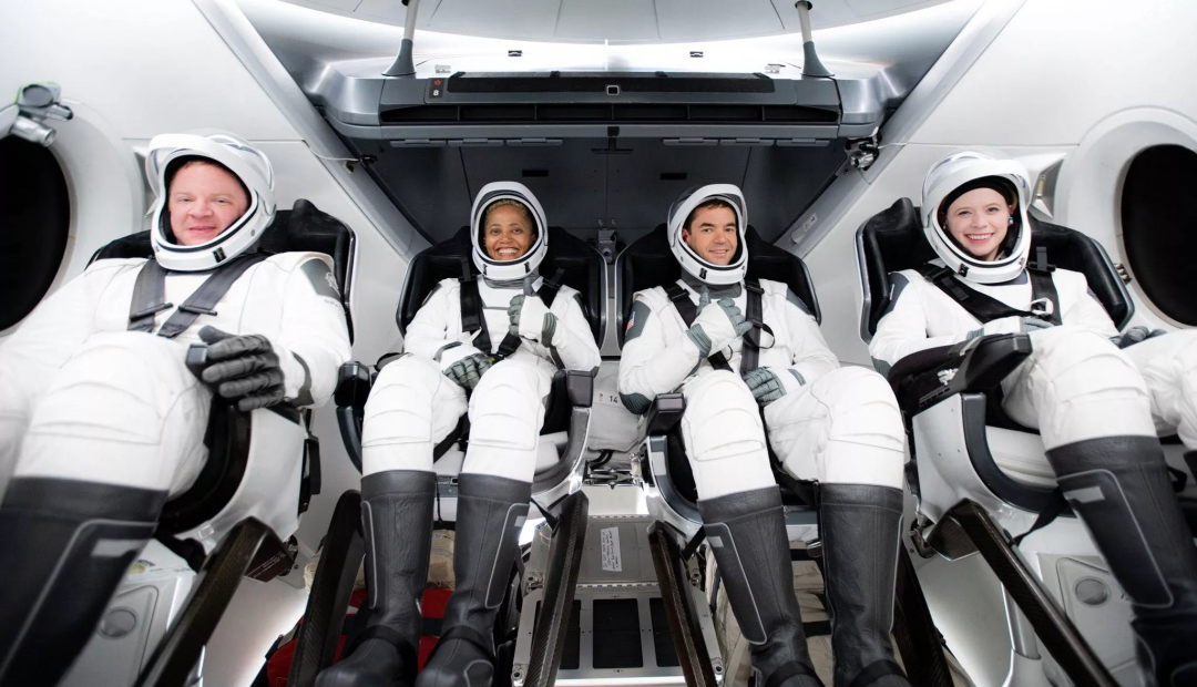 SpaceX的全平民太空旅行任務(wù)將在下周發(fā)射！的圖1