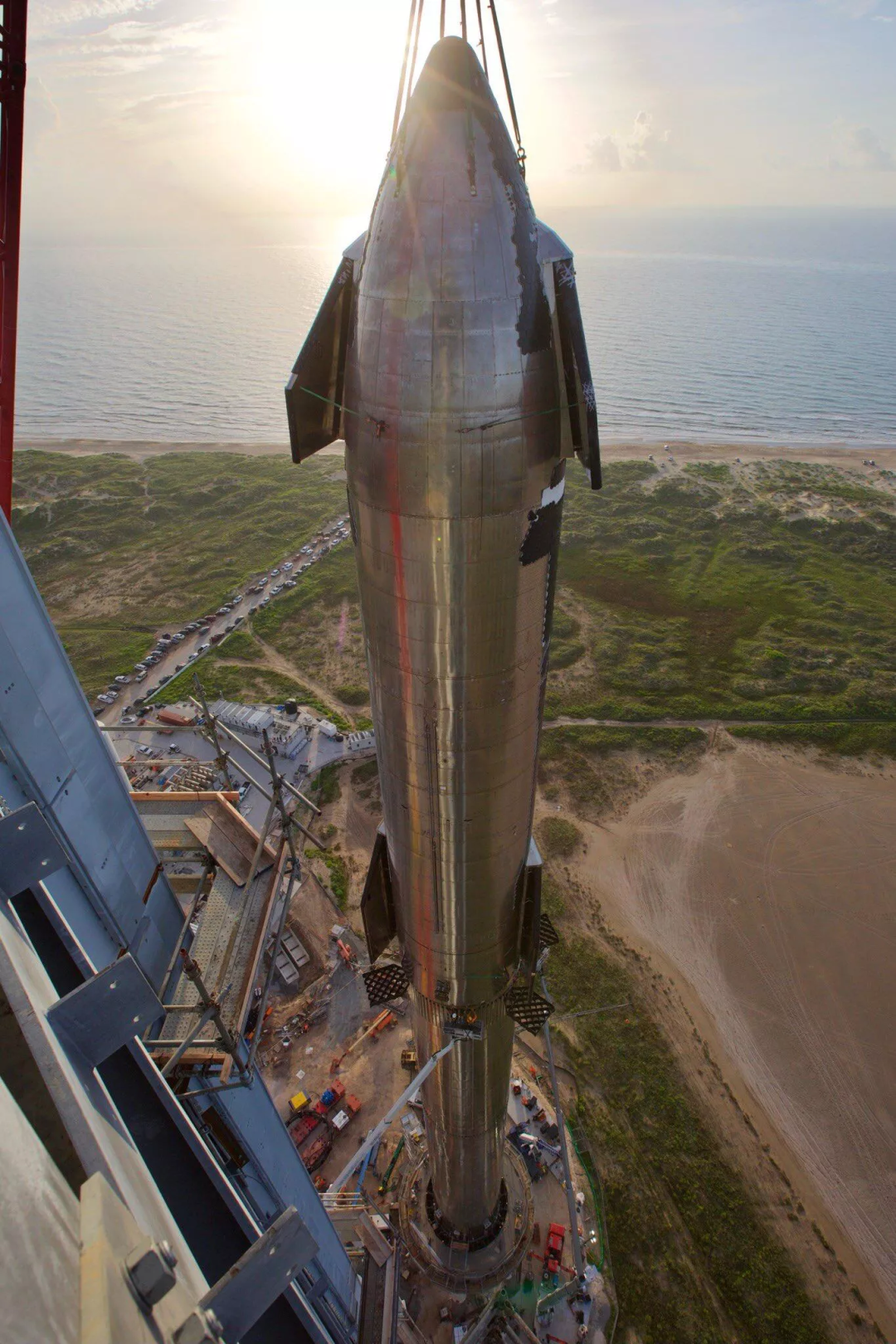 SpaceX展示超重型火箭和星艦飛船完全體的圖1