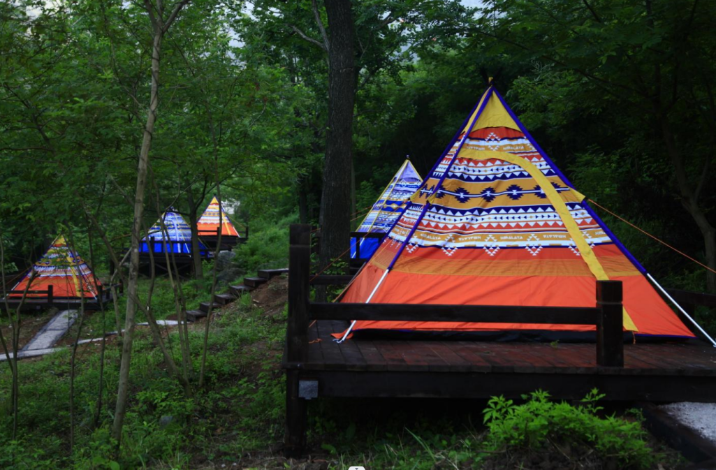 春秋寨五一晚风星空帐篷节