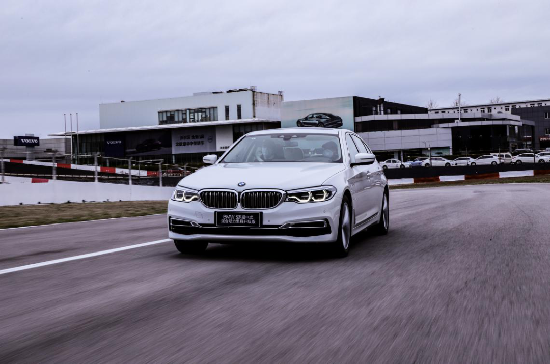 日常把插混當純電開，BMW530Le裡程升級版「加量不加價」 汽車 第2張