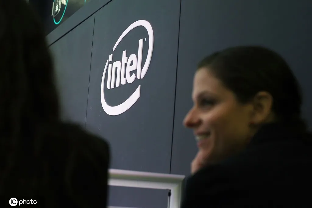 AMD四代霄龙曝光,未来处理器会如何设计?-微信头条网 AMD四代霄龙曝光,未来处理器会如何设计?