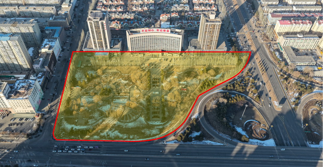 红框范围内为溢源居公司在2003年拍得的35亩土地。（受访者供图）
