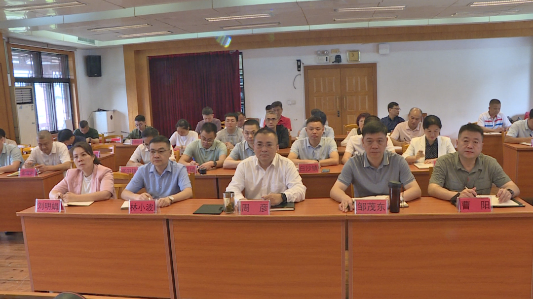 县委书记周彦,县委常委,政法委书记邹茂东,县委常委,县委办主任林小波