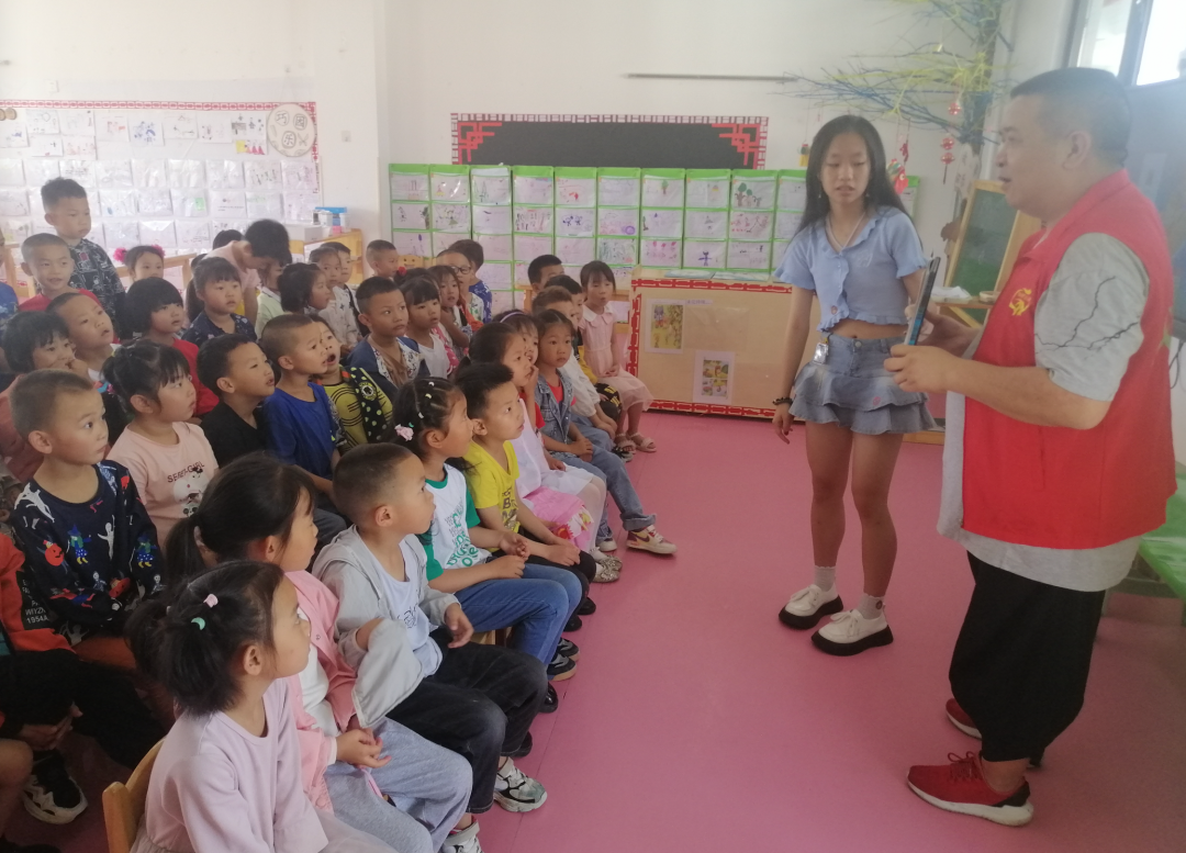 AD105怎么读“和小朋友一起阅读”第105期 丨开阳县龙岗镇第二幼儿园_https://www.jmylbn.com_新闻资讯_第17张