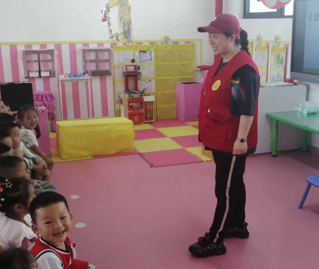 AD105怎么读“和小朋友一起阅读”第105期 丨开阳县龙岗镇第二幼儿园_https://www.jmylbn.com_新闻资讯_第5张