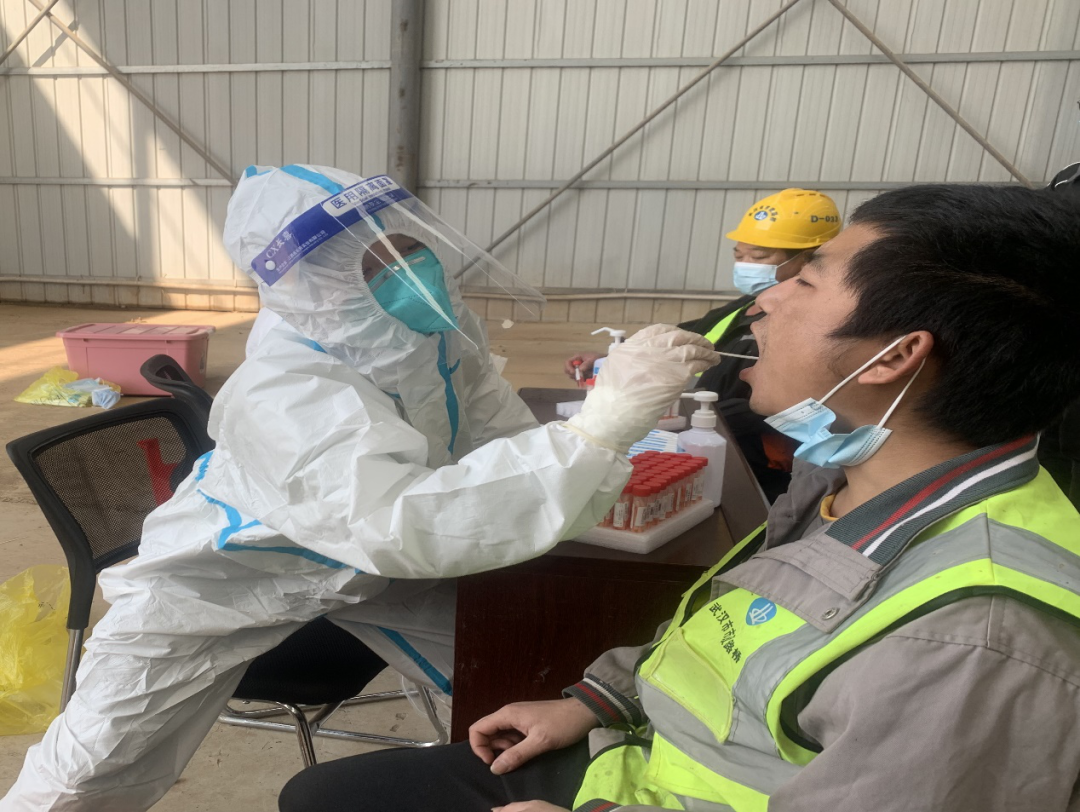 路橋公司武陽(yáng)高速項(xiàng)目部開展“防疫于心，演練于行” 活動(dòng)