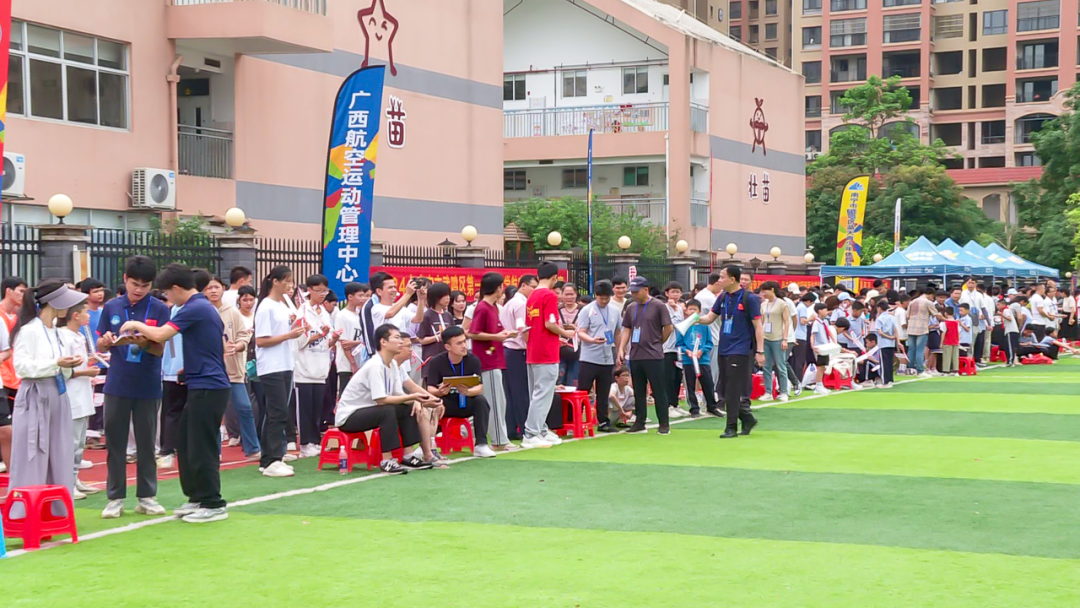 武鸣区举办第一届中小学航空航天模型比赛_武鸣要闻_广西南宁市武鸣区