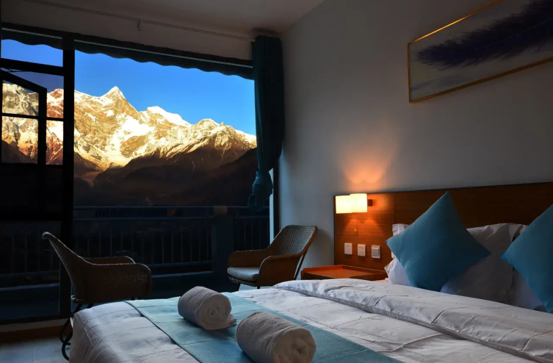 有直飞有高铁！花海美过新疆日本！这座小城凭什么荣登“春日旅行天花板”？