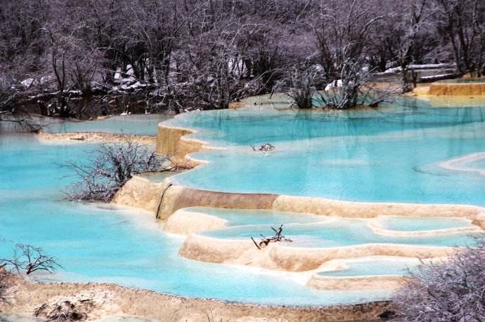 世界地震主要分布地区_喀斯特溶洞分布_喀斯特地貌主要分布在我国哪些地区