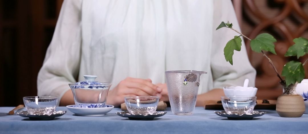 茶如女子一般珍贵与难得