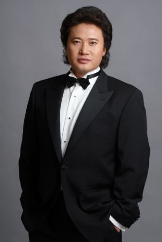 戴玉强简介2011年,戴玉强,莫华伦,魏松三位著名歌唱家组成的"中国三大