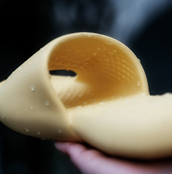 医用气垫圈怎么使用“气垫椰子鞋”火了！大半个娱乐圈都在穿，一脚踩进云朵里！全掌按摩，踩屎感爆棚，防滑耐磨易清洗，每走一步都是享受！_https://www.jmylbn.com_新闻资讯_第52张