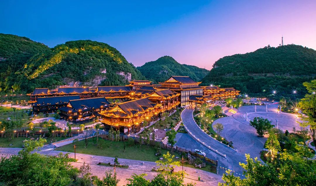 通过景区联动,精心打造织金洞,织金大峡谷,织金古城,营上古寨,支嘎