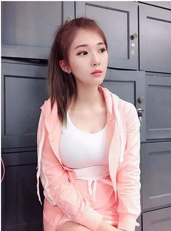 超凶小姐姐辣到蹦出来