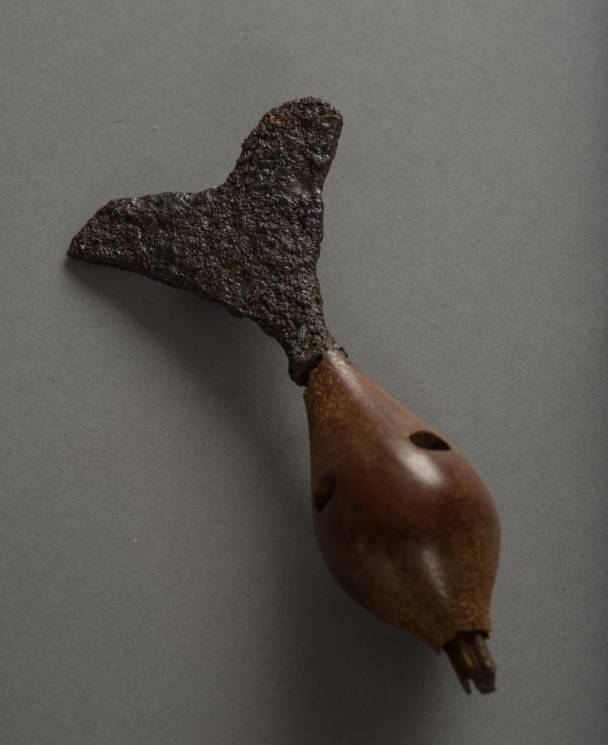 辽代铁骨复合鸣镝 辽代的鸣镝款式繁多,除了青铜,铁,骨也被大量使用.