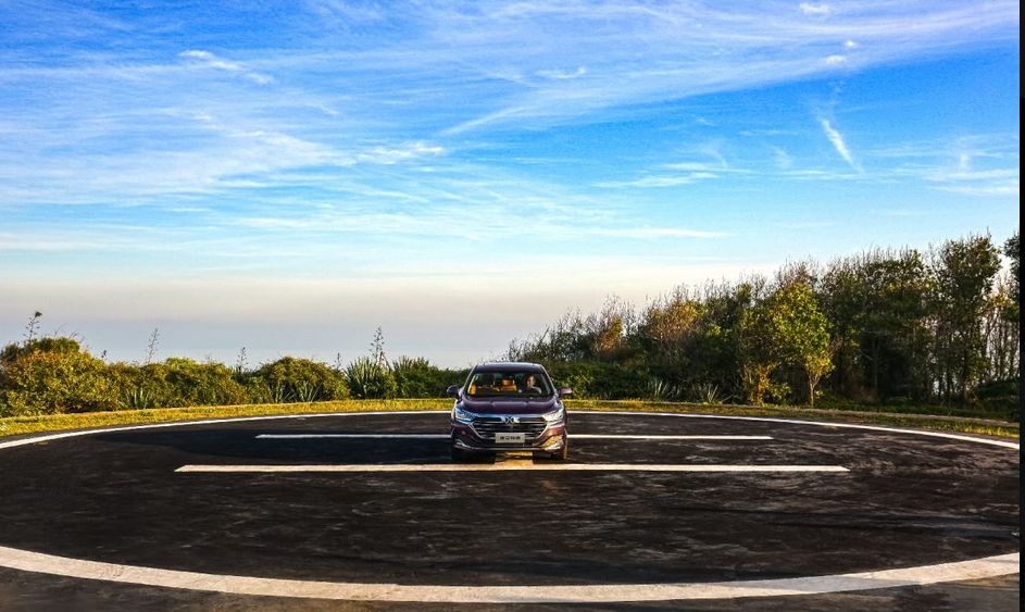確認過眼神，國民賓士C紳寶智行是AI大格局的人 汽車 第5張