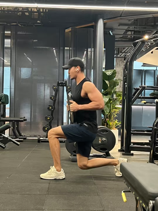 SM出道的胸毛男刘潮天菜！封神2大老公被锁定啦！！