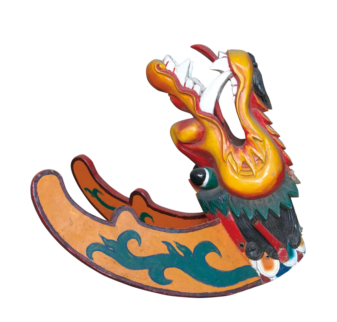 顶着个鸡头,马头,象头,还有犀牛头……你确定这个是龙舟吗?