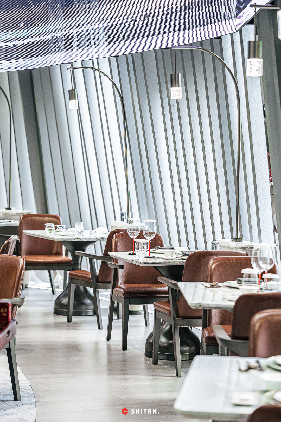 �������ˣ�ȫ���ڶ��ң������ڣ�