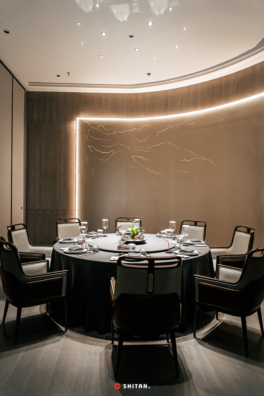 �������ˣ�ȫ���ڶ��ң������ڣ�