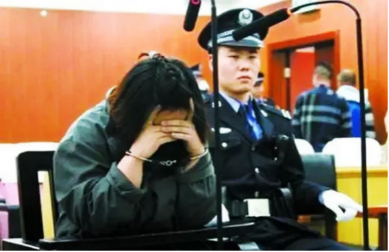那张逼辽宁25岁姑娘把安眠药包进饺子喂母亲吃下的网，困住了半数中国年轻人（组图） - 1