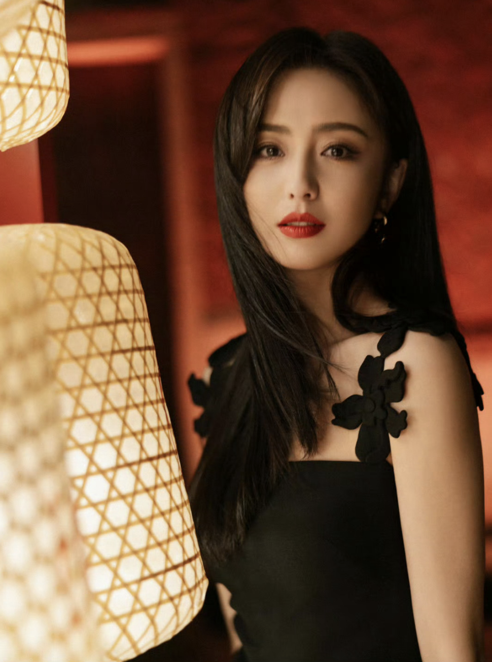 年龄不是问题40岁佟丽娅33岁李沁同框神仙颜值不过如此