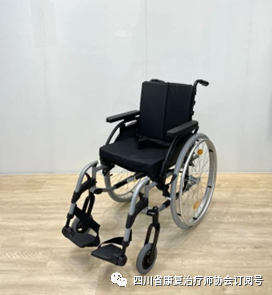 手动轮椅什么牌子好偏瘫患者的轮椅选配_https://www.jmylbn.com_新闻资讯_第3张