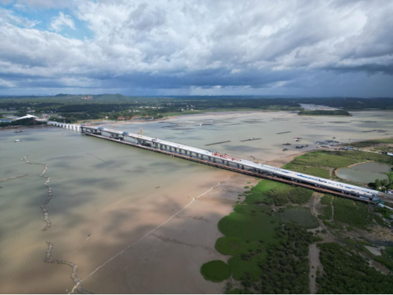 大风江大桥主桥顺利贯通 - 要闻动态 - 广西北部湾经济区规划建设管理