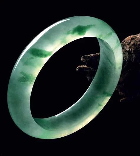 美文：女人与玉镯的深情你真的懂吗？