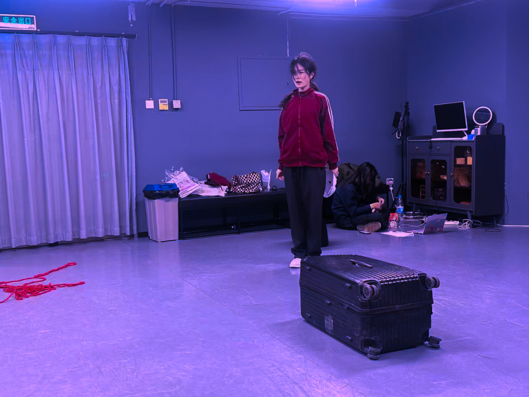 New Drama Salon｜Critical opening: How "stupid" does Songzi seem to the screenwriter?