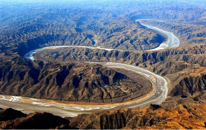 黄河中游:河长1206千米,流域面积占全黄河总量的45.