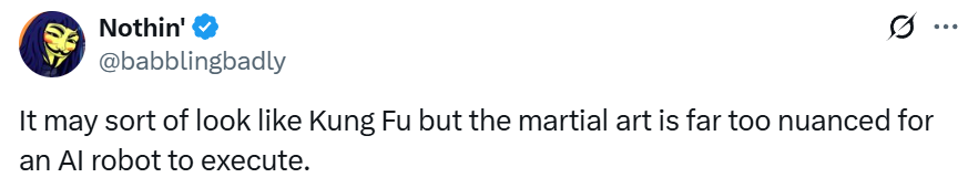马斯克晒特斯拉人形机器人练功夫