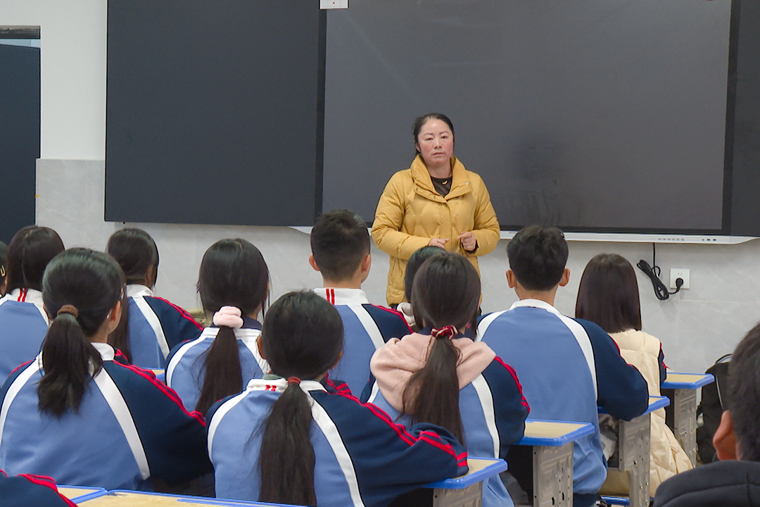 福泉高级实验中学陆坪校区874名师生搬入东部城区新校区