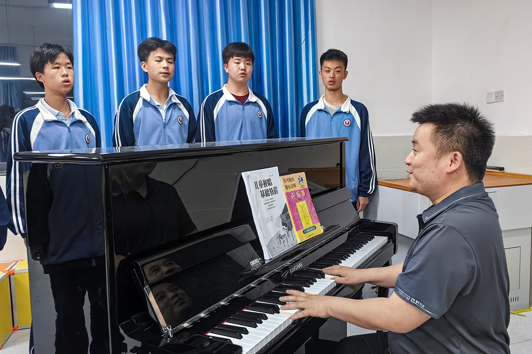 工作十几年来,来自麻江县的陈文锋和来自开阳县的王丽已经在福泉深深