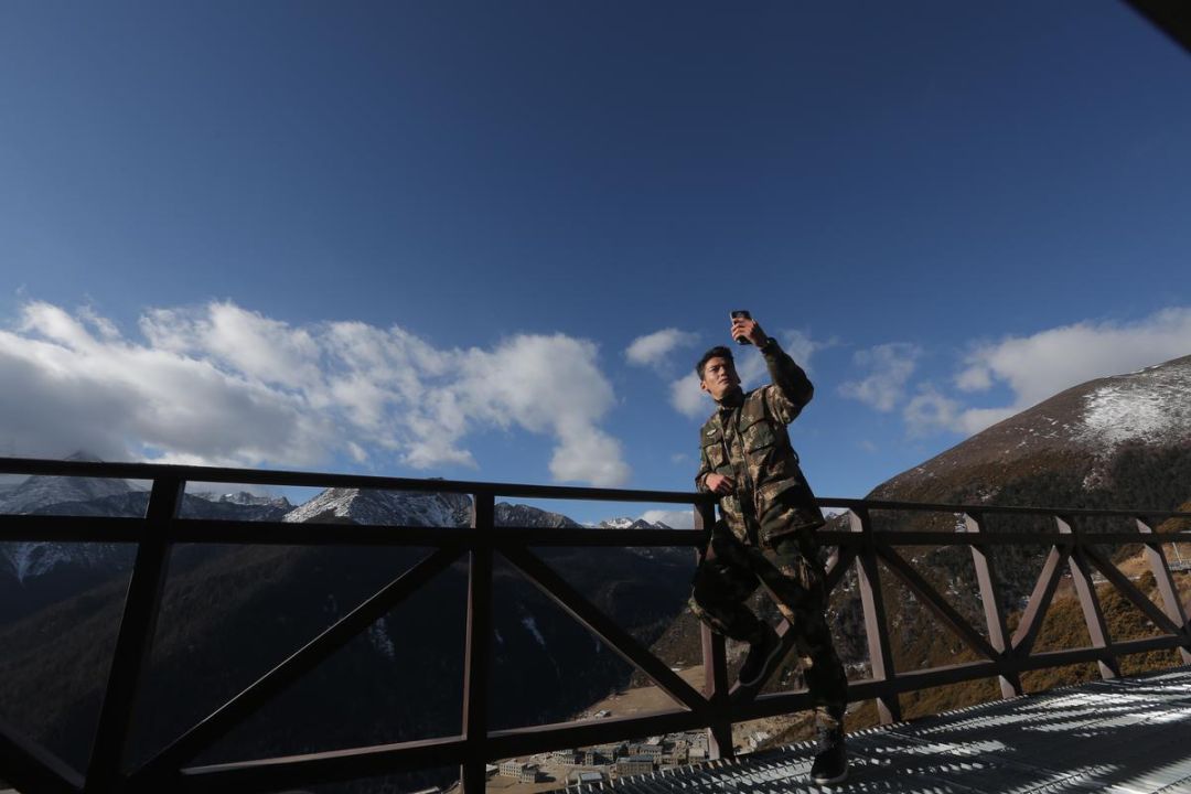 我是四郎貢布，我在稻城亞丁看你們的世界 旅遊 第2張