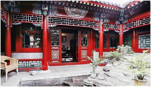 影视演员于波花费上亿,历时三年半打造一座古典恢弘的皇家四合院