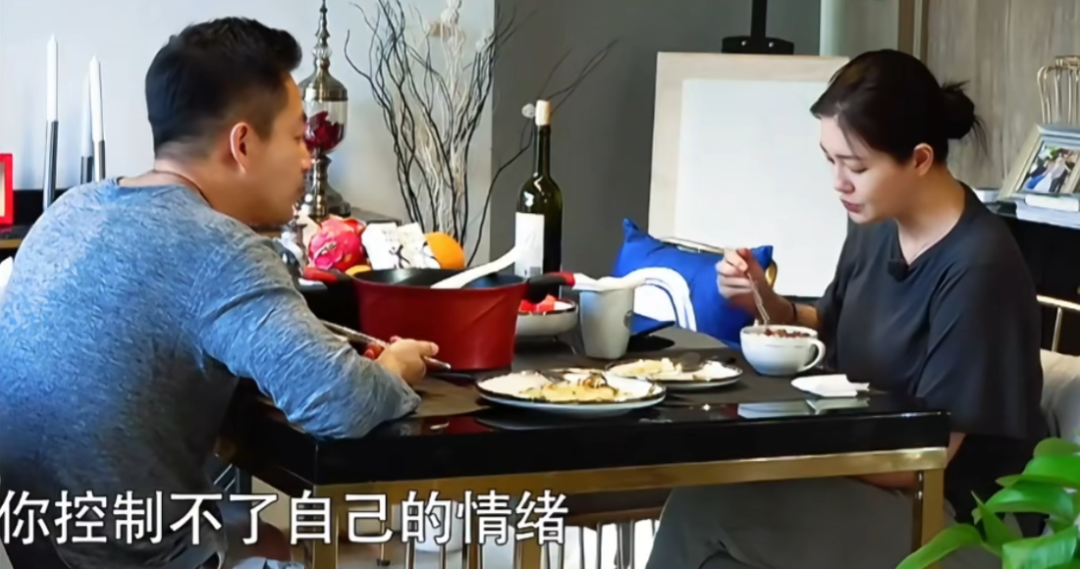 大S离世第5天，汪小菲和光头的对决开始了