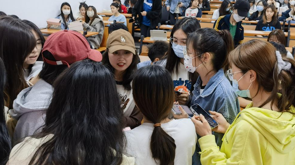 艺术学院创新教学系列活动之设计师进课堂|UI智能交互