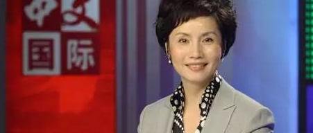央视第一女主持人逝世，晚年重获爱情，如今儿子成为遗憾~