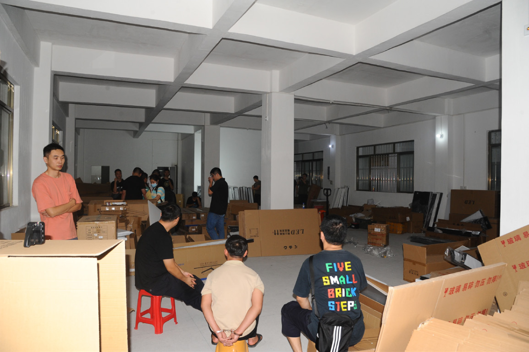 中安德通 | 现场查获假冒灯具9万余套，涉案金额1.5亿元！因犯假冒注册商标罪，处有期徒刑四年，并处罚金二十万元！