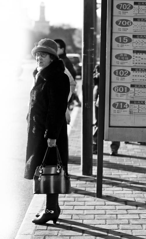 交不到女友怎麼辦  她53歲判死刑、女兒自殺、丈夫出軌，73歲重新創業，80歲身價過億！ 情感 第7張