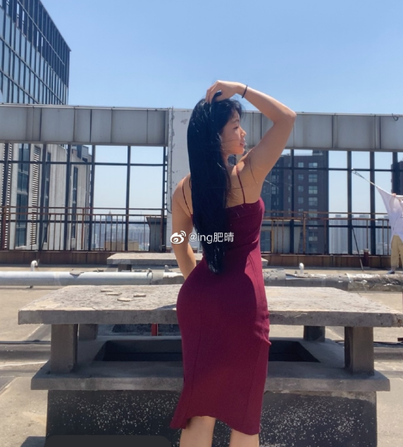 【美女】95后江苏“铂金蜜桃”女神，健身2年从140斤到极致性感身材，太可了！（组图） - 31