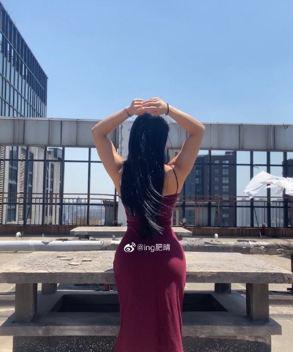 【美女】95后江苏“铂金蜜桃”女神，健身2年从140斤到极致性感身材，太可了！（组图） - 30