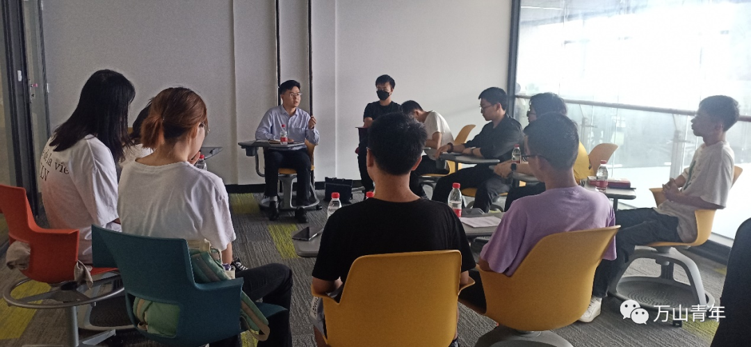 万山区大学生春晖服务社贵州大学联络站召开暑期返家乡实践动员会