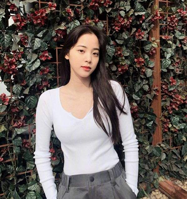 欧阳娜娜为内衣广告“献身”，却被狠酸穿太多像毛衣广告，网友：钱太好赚了！（组图） - 4